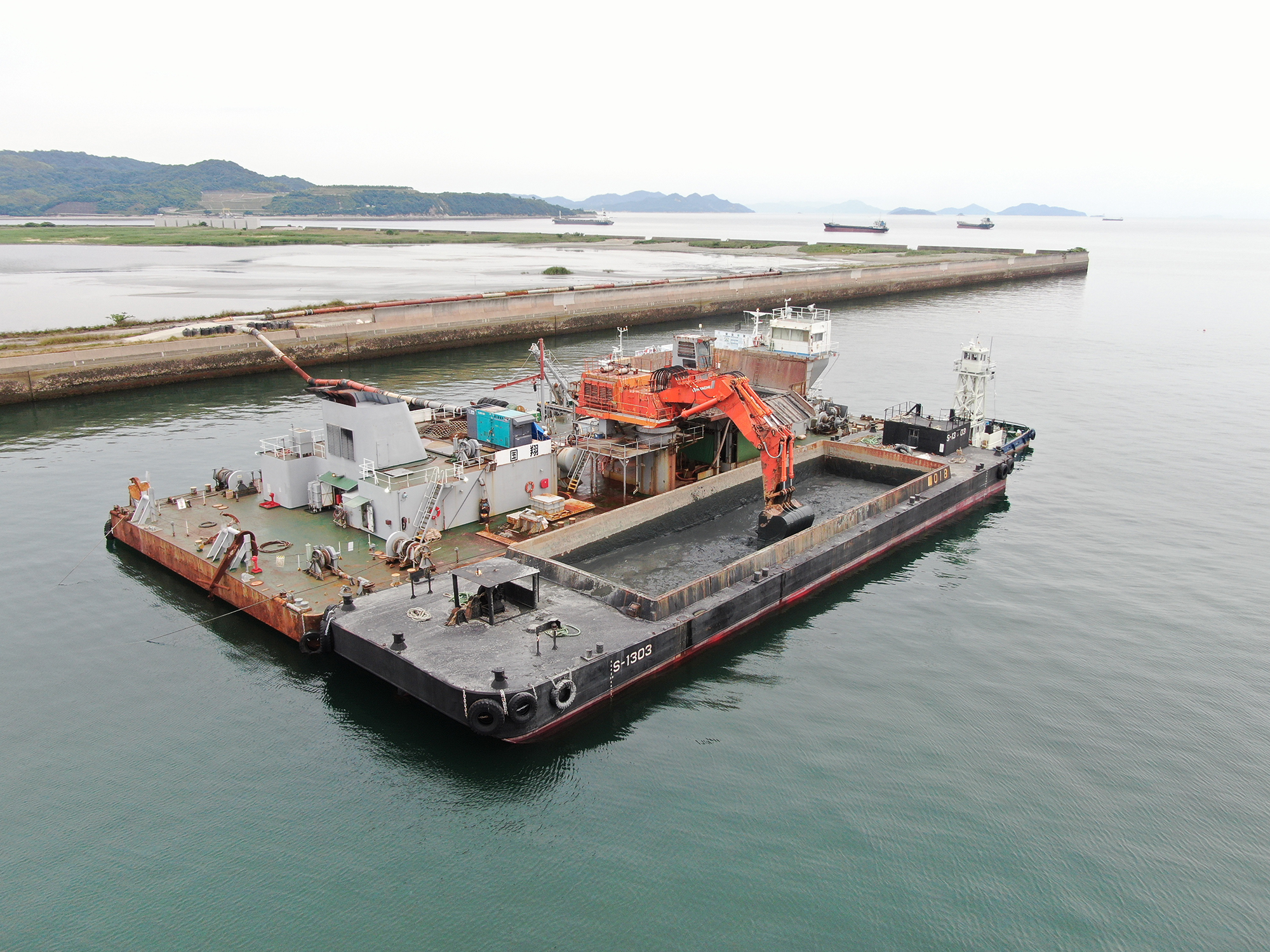 水島港水島玉島地区航路（-12m）浚渫工事（その3） | 天野産業株式